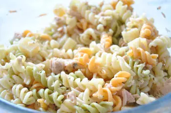 Ensalada de pasta atun y mayonesa 