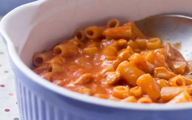 Macarrones con pollo (Pasta) 