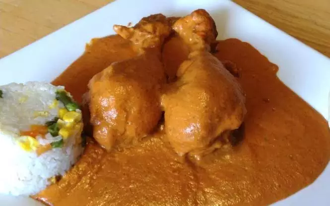 Pollo encacahuatado (Con cacahuete o maní)