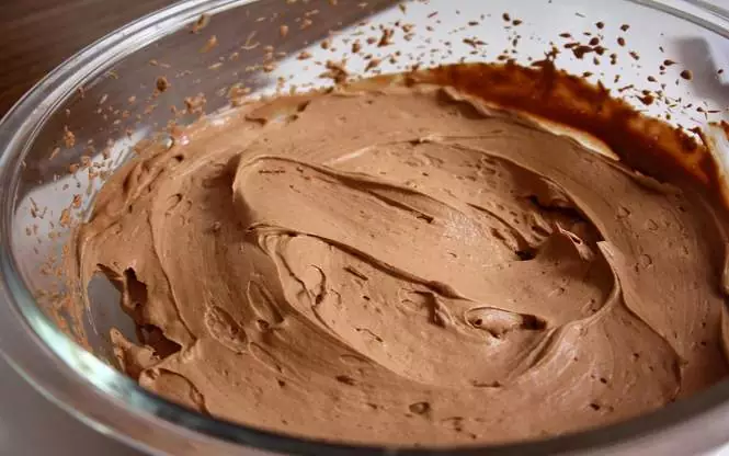 Mousse de chocolate especial para rellenar tortas, tartas o pasteles
