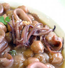 Garbanzos con calamares