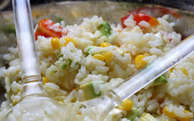 Ensalada de arroz con choclo