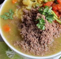 Sopa de carne molida