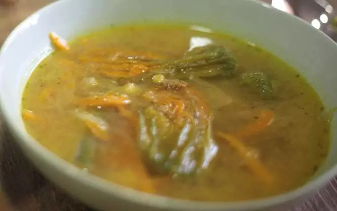 Sopa flor de calabaza 